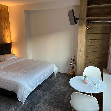Nieuwe Kamer In Centrum Brugge Met Badkamer ! 외부 사진
