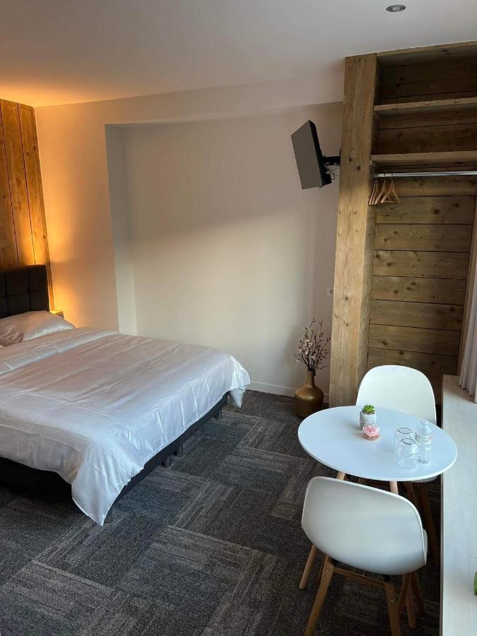 Nieuwe Kamer In Centrum Brugge Met Badkamer ! 외부 사진